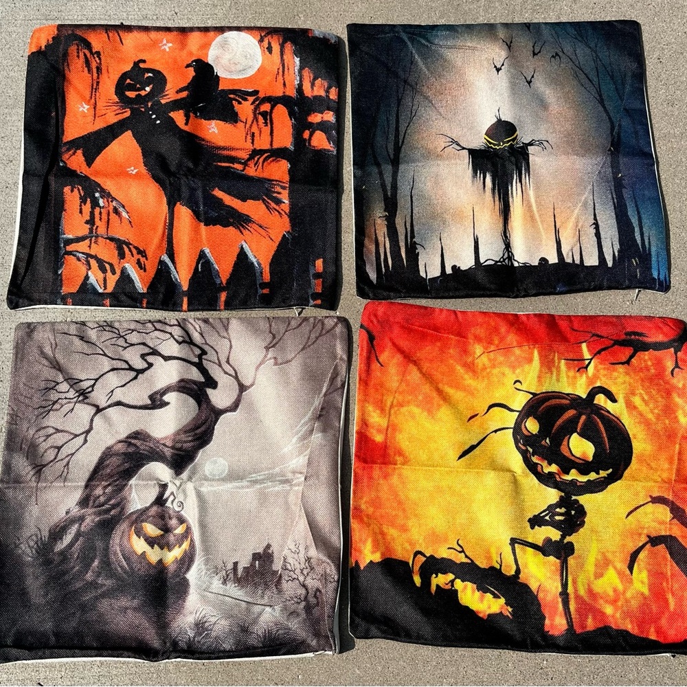NWT set of 4 Halloween zip close pillow covers